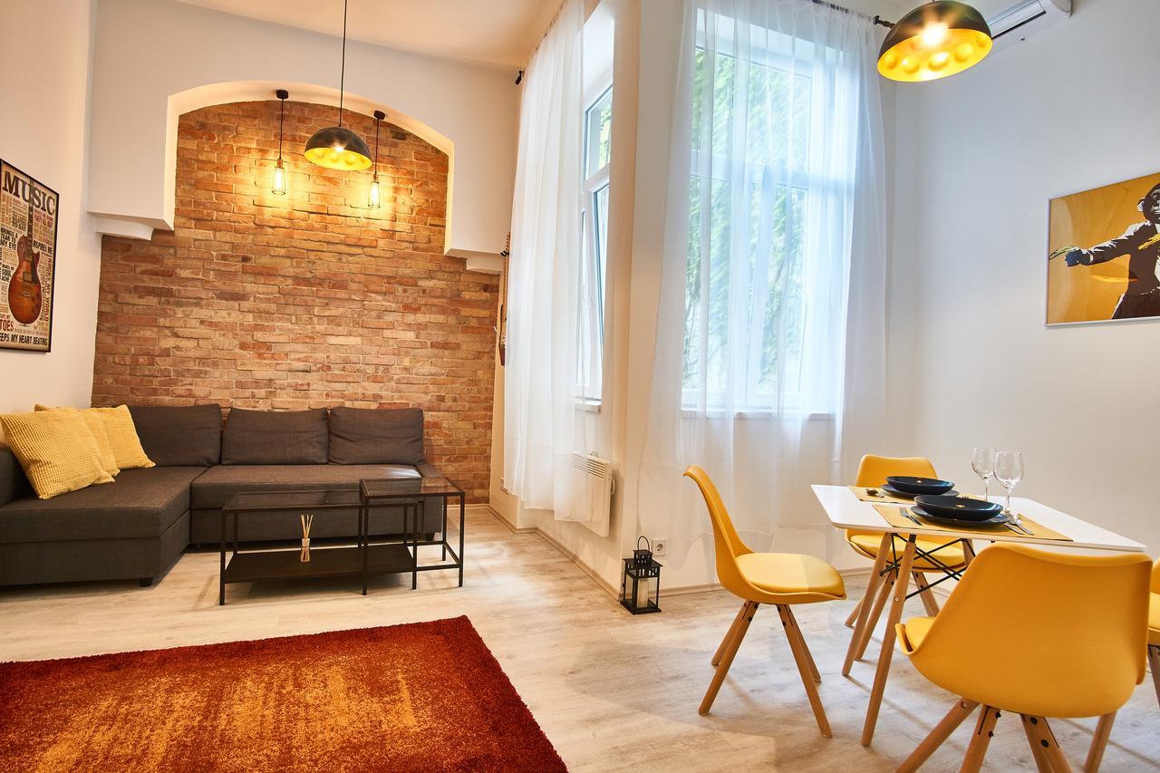 Design Apartment In The City Center With Ac Budapeste Exterior foto